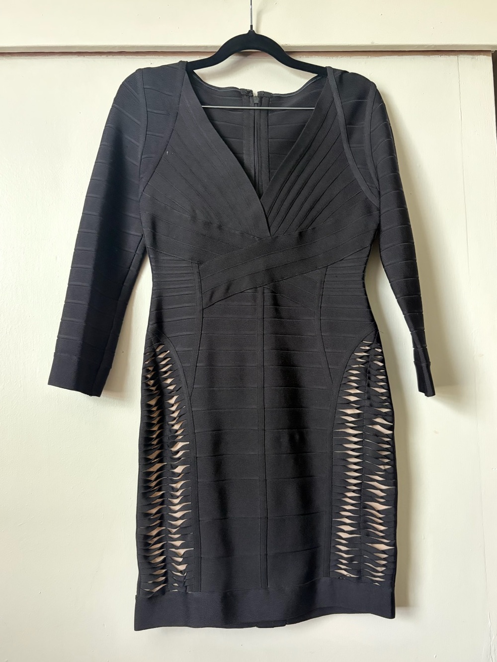 Black Long-Sleeve Bodycon Dress